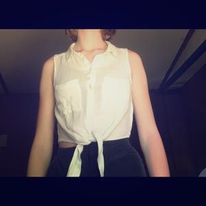 White tie up crop top